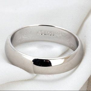 Silver band ring